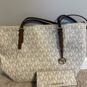 Michael Kors . Beige color